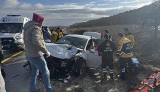 Kırklareli'nde iki otomobil &ccedil;arpıştı: 7 yaralı