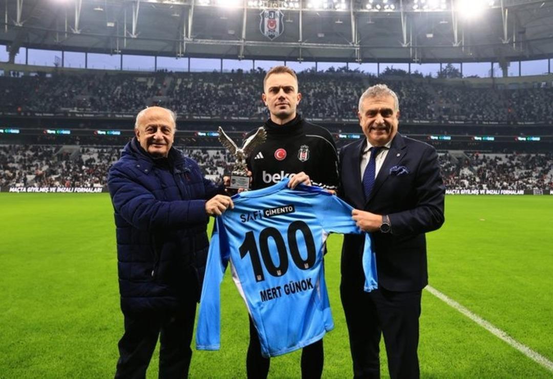 Fenerbah&ccedil;e Beşiktaşlı yıldızı transfer ediyor!   Gelmek i&ccedil;in para bile konuşmuyor   3