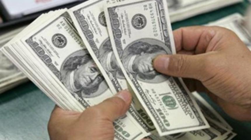 Bankalardan harıl harıl dolar çekiyorlar