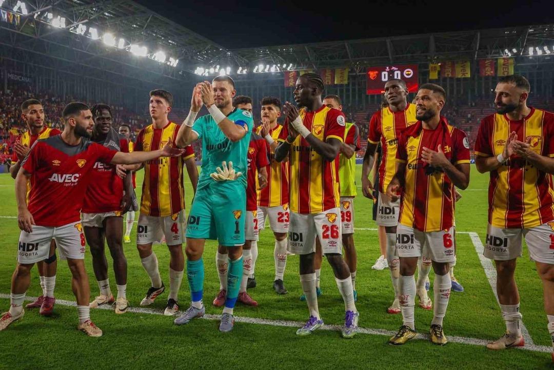 S&uuml;per Lig&rsquo;de ilk yarının en gen&ccedil; takımı G&ouml;ztepe!  3