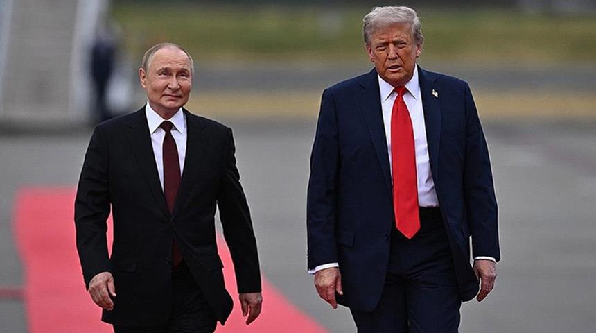 Trump, Putin ile g&ouml;r&uuml;şt&uuml;! "Son derece..."