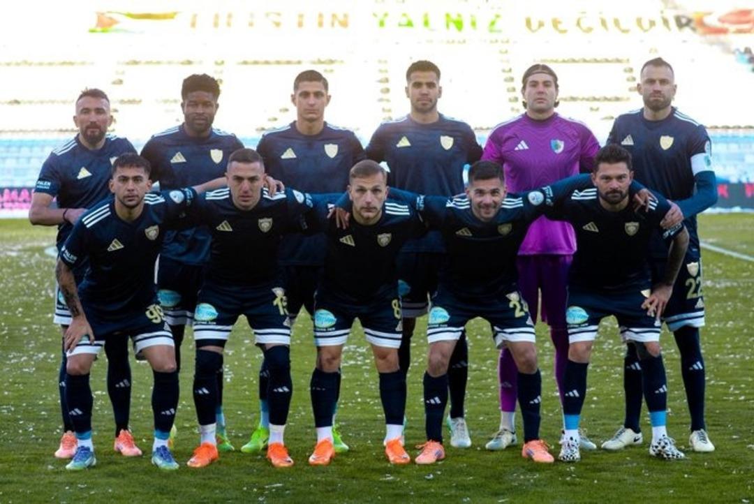 Soğuk hava, sıcak &ccedil;ay! Erzurumspor kalecisi Orbanic&rsquo;in y&ouml;ntemi &ccedil;ok konuşulacak 3