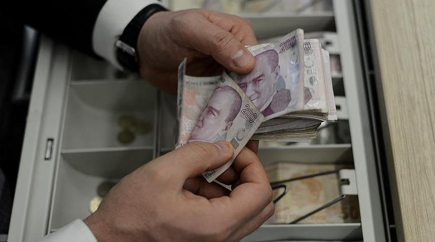 Son dakika: En d&uuml;ş&uuml;k emekli maaşı d&uuml;zenlemesi komisyonda kabul edildi