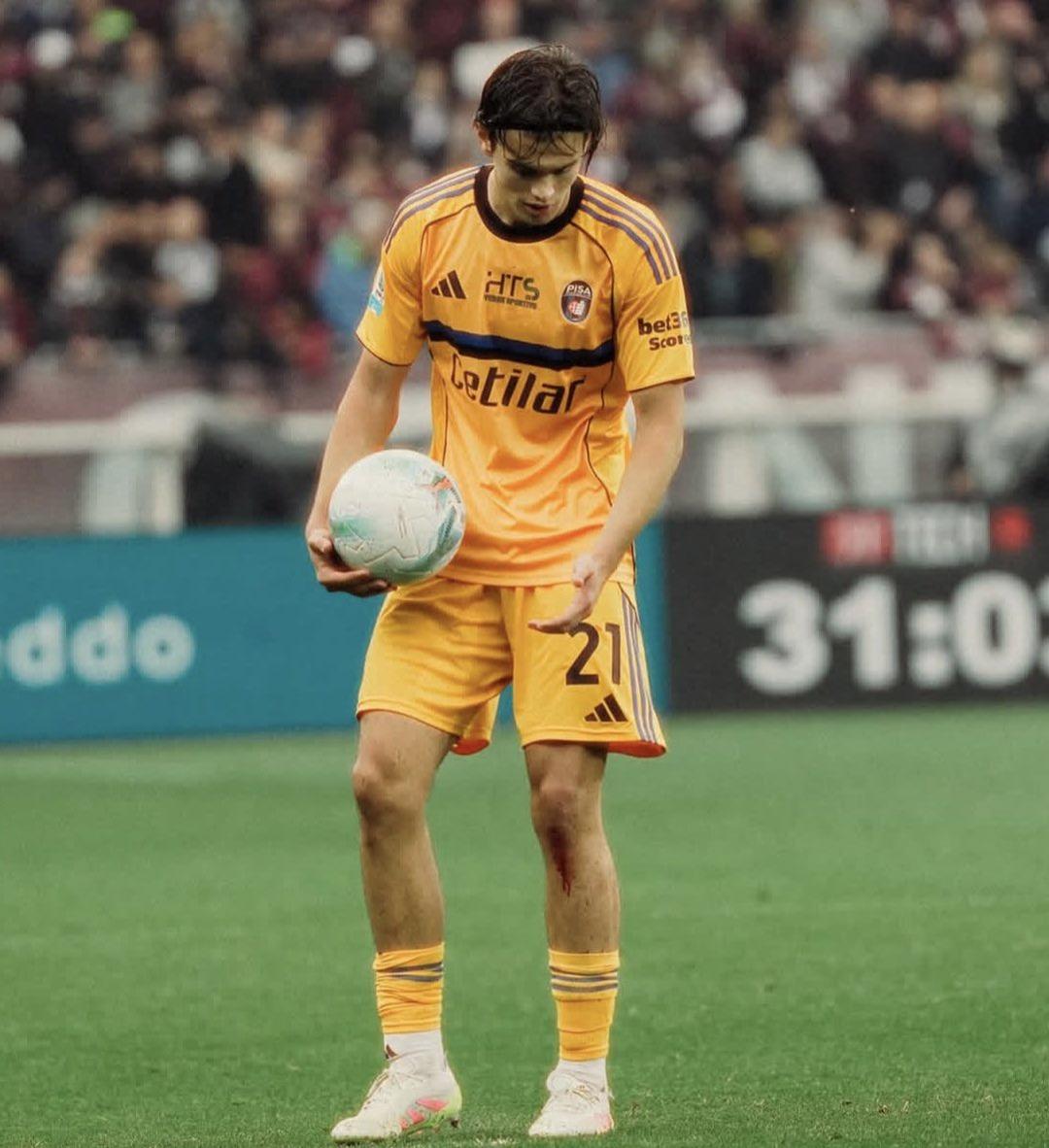 Fenerbah&ccedil;e ve Galatasaray birbirlerinin eskilerine kafayı taktı! Karşı hamle gecikmedi 3