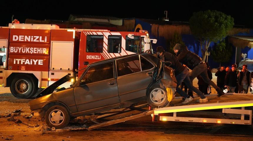 Denizli&rsquo;de 5 aracın karıştığı zincirleme kaza &ccedil;ok sayıda kişi yaralandı