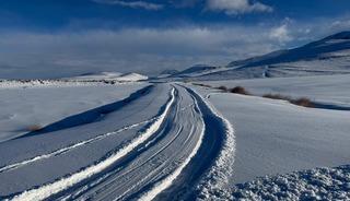 Patnos'ta karla m&uuml;cadele devam ediyor