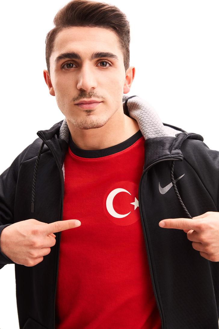 Milli takımın yeni formasına sosyal medyada tepki! G3