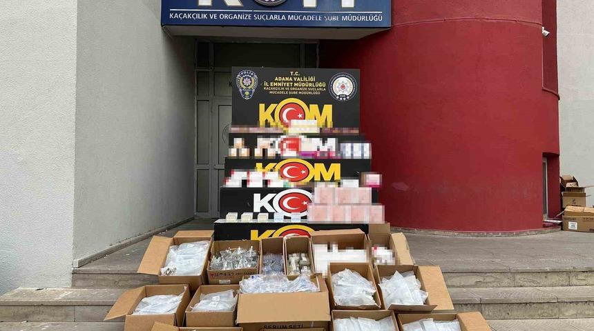 Merdiven altı muayenelerden 4 bin 655 ka&ccedil;ak ila&ccedil; ele ge&ccedil;irildi