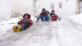 Bayburt’un süper abileri: Dik yokuş pist oldu, kardeş sevgisi soğuğu unutturdu