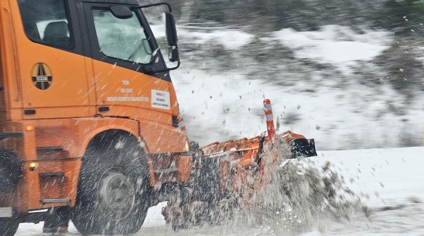 Zonguldak'ta ekiplerin karla m&uuml;cadele &ccedil;alışmaları s&uuml;r&uuml;yor