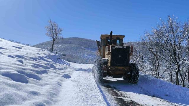 Bing&ouml;l&rsquo;de 96 k&ouml;y yolu ulaşıma kapandı 1