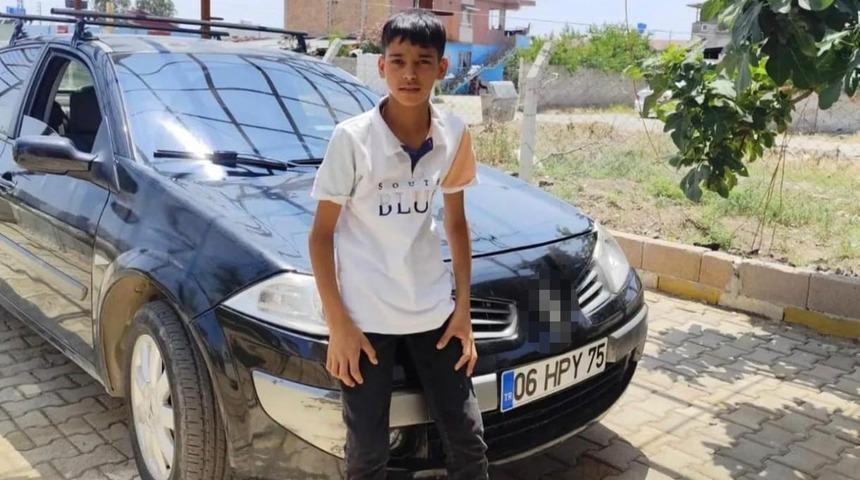 Hatay'da ref&uuml;je &ccedil;arpan motosikletteki 2 &ccedil;ocuk hayatını kaybetti