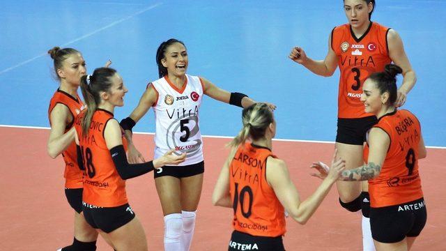CEV Kadınlar Kupası: Eczacıbaşı VitrA: 3 - Palmberg Schwerin: 0