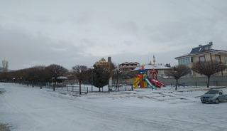 Yunak&rsquo;ta mevsimin ilk karı yağdı