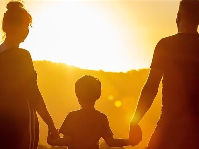 7 ilde &uuml;cretsiz başladı, T&uuml;rkiye'ye yayılacak! Eşler ve anne babalar e-Ailem&rsquo;den başvurabiliyor