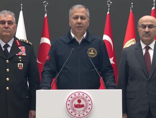 Bakan Yerlikaya kahreden haberi verdi! Yalova'daki DEAŞ operasyonunda 3 polisimiz şehit oldu: 6 ter&ouml;rist &ouml;ld&uuml;r&uuml;ld&uuml;