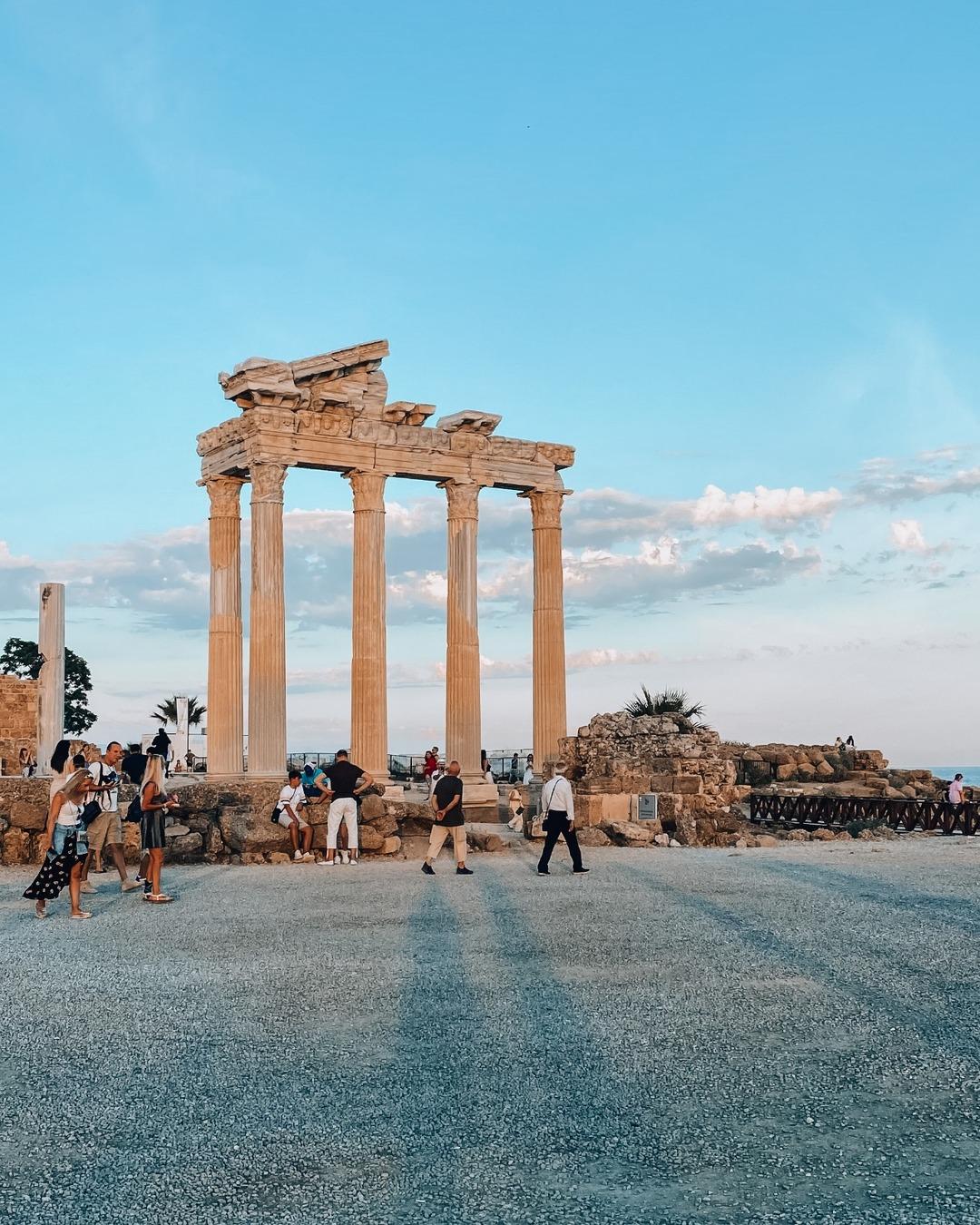 Turizm ekonomiye damga vurdu! Turizm t&uuml;ketimi 2024 te 3.8 trilyon lirayı aştı 3