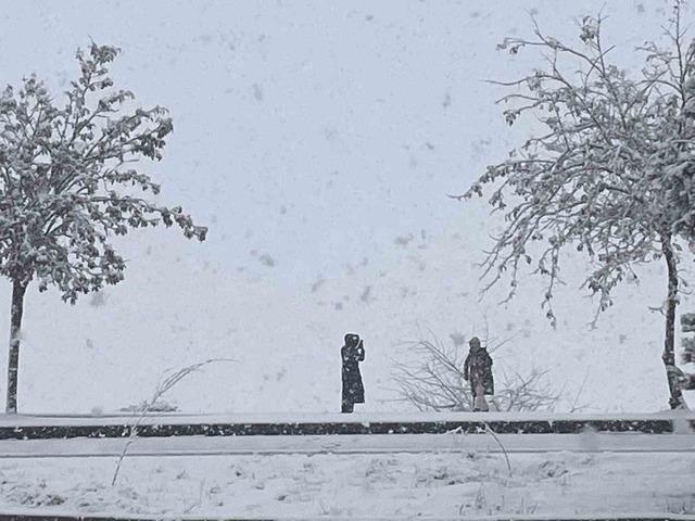 Batman&rsquo;da kar sevinci: Sokaklar beyaza b&uuml;r&uuml;nd&uuml; 11