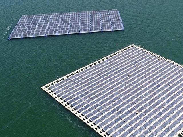 Elektrik Piyasası Lisans Y&ouml;netmeliğinde y&uuml;zer GES'lerin tanımı g&uuml;ncellendi