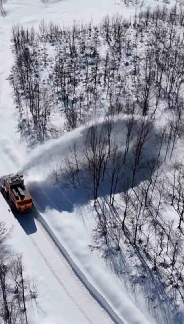 Tunceli&rsquo;de 135 k&ouml;y yolu ulaşıma kapandı, ekiplerin &ccedil;alışması s&uuml;r&uuml;yor 3