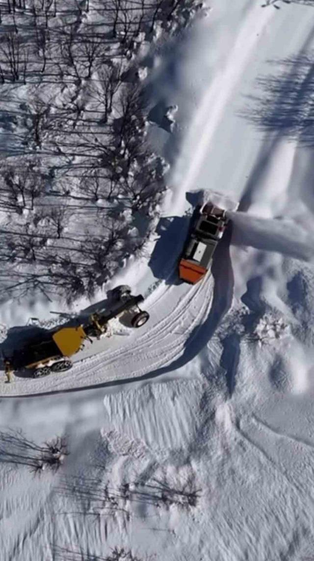 Tunceli&rsquo;de 135 k&ouml;y yolu ulaşıma kapandı, ekiplerin &ccedil;alışması s&uuml;r&uuml;yor 2