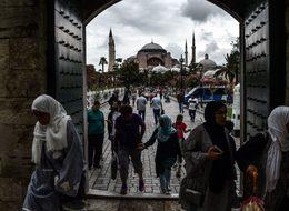 FT: Türkiye ekonomisindeki hızlı büyümeyle ilgili uyarılar, kaygıları artırıyor