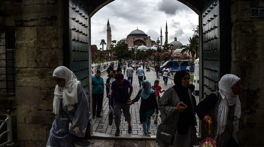 FT: Türkiye ekonomisindeki hızlı büyümeyle ilgili uyarılar, kaygıları artırıyor