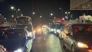 Ucuz diye akın akın geldiler: Dönüşte uzun kuyruklar oluştu