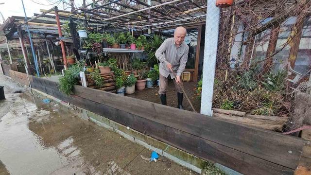 Zonguldak&rsquo;ta dev dalgalar nedeniyle Kozlu Limanı su altında kaldı 2