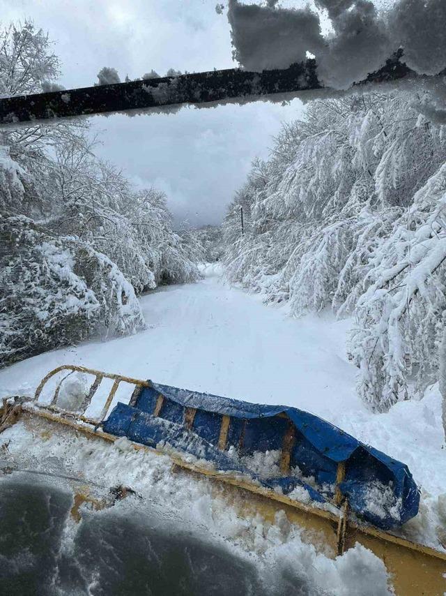 Devrek&rsquo;te 45 k&ouml;y yolu kar nedeniyle ulaşıma kapandı 2