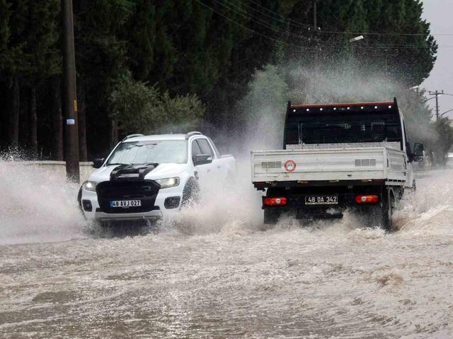 Bodrum, Marmaris ve Dat&ccedil;a&rsquo;ya kuvvetli yağış uyarısı