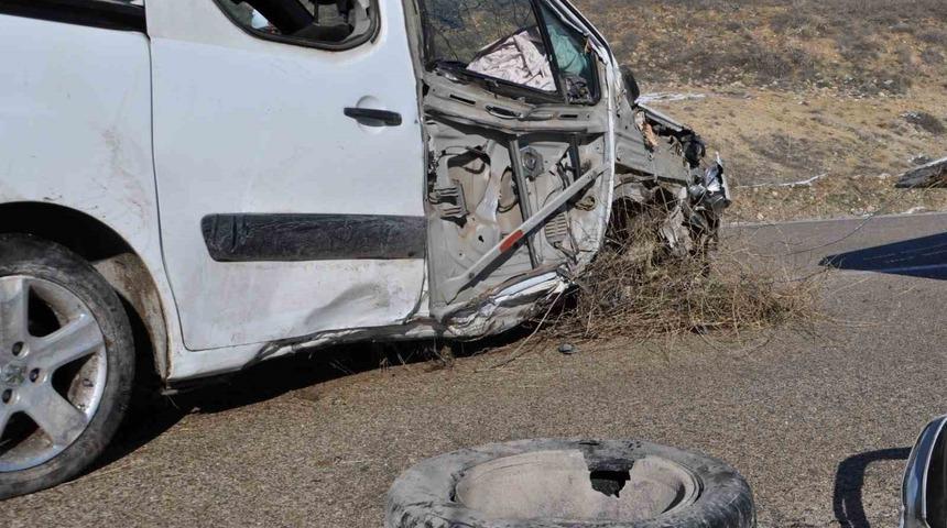 Isparta&rsquo;da gizli buzlanma kazaya neden oldu: 4 yaralı