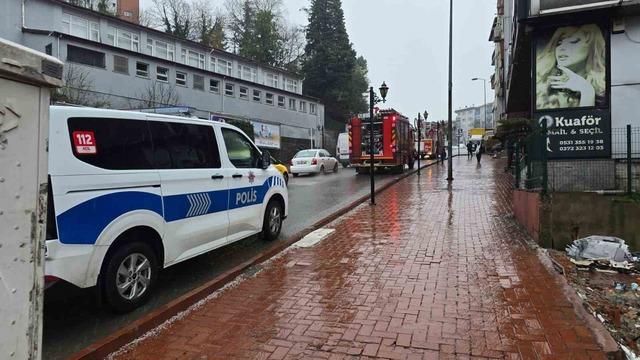 Sağlık ocağının deposunda yangın paniği
