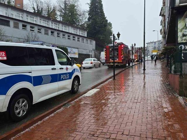 Sağlık ocağının deposunda yangın paniği