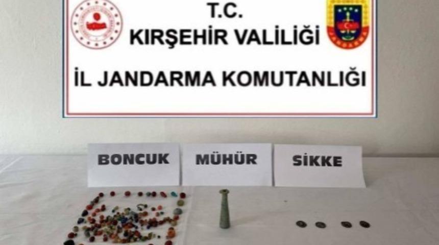 Kırşehir&rsquo;de &rsquo;Anadolu Mirası&rsquo; operasyonu: &Ccedil;ok sayıda tarihi eser ele ge&ccedil;irildi