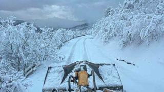Sakarya’da kardan kapanan 35 grup yolunun 31’i ulaşıma açıldı