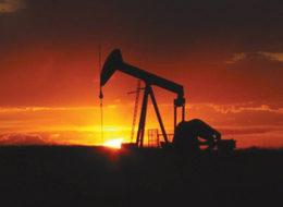 Moody's petrol devlerinin notunu indirdi