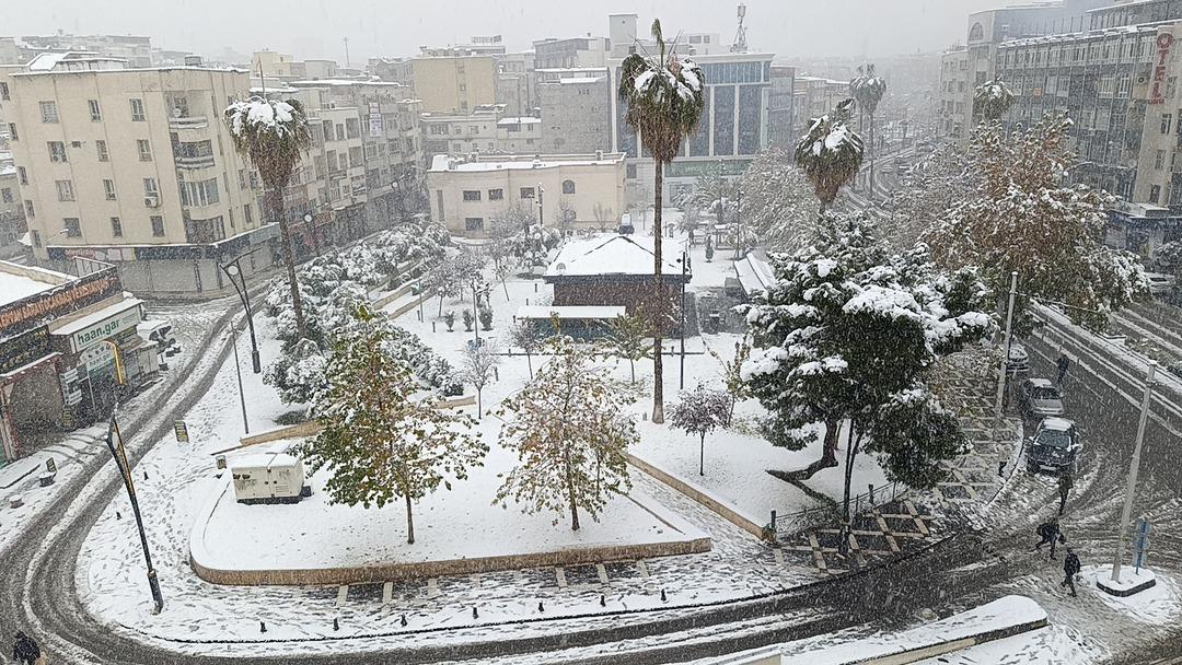 Valilikler peş peşe a&ccedil;ıkladı: Okullar tatil mi? 30 Aralık Salı kar tatili olan il ve il&ccedil;eler 2