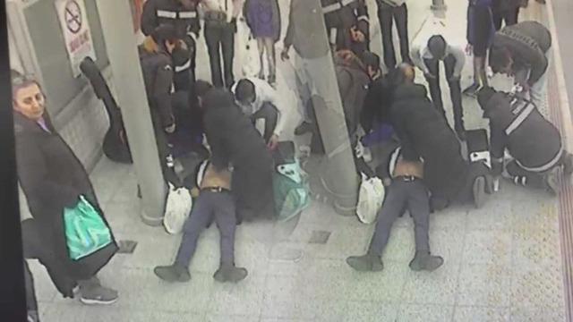 Tren istasyonunda ölüm kalım savaşı: Kalbi durdu, şok cihazlı müdahale!