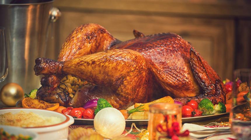 Yılbaşı gecesi bu ger&ccedil;eği g&ouml;z ardı etmeyin! Yılbaşı sofrasında yasak yok mu? 