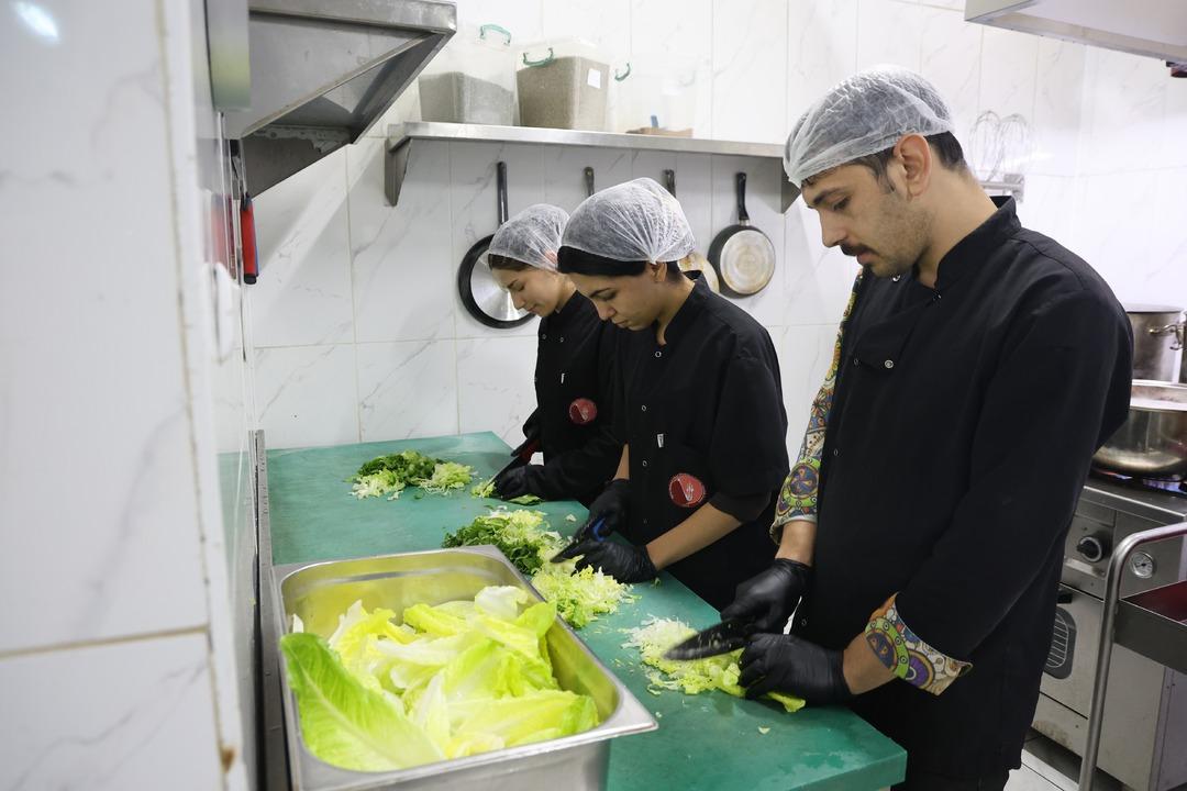 Fabrika gibi &ccedil;alışıyor: Bir yılda 19 milyon TL ciro yaptı 9