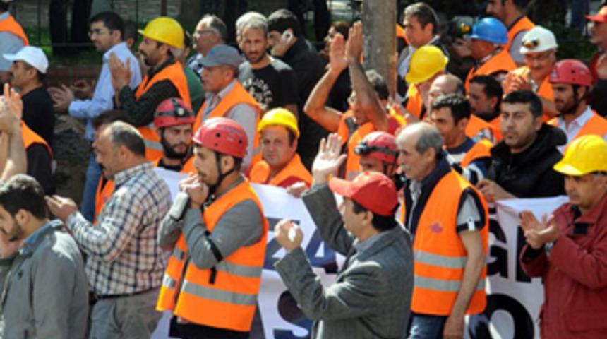 Yüz binlerce işçi Soma için iş bıraktı