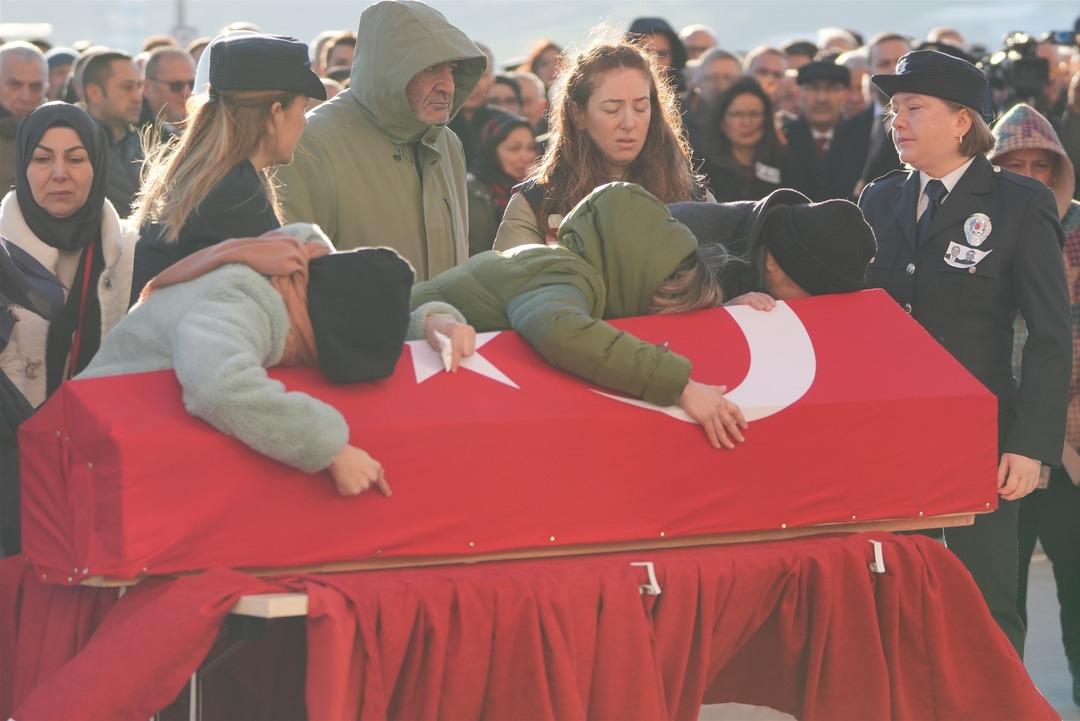 T&uuml;rkiye, Yalova şehitlerini uğurluyor: 3 polis i&ccedil;in veda t&ouml;reni 5