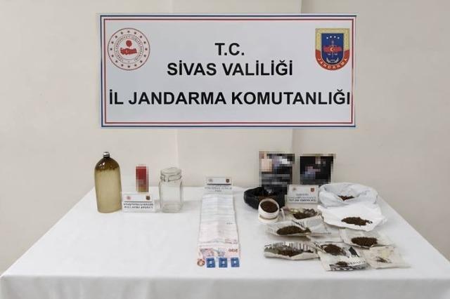 Sivas’ta jandarma, uyuşturucu ticaretine geçit vermedi 1