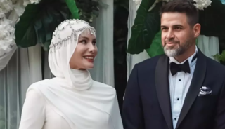 Soluğu eşinin doğup b&uuml;y&uuml;d&uuml;ğ&uuml; o &uuml;lkede aldı! 