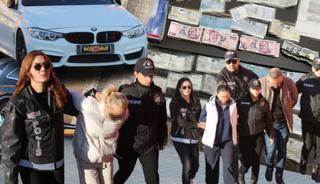 L&uuml;ks arabalar, evler, arsalar hepsine el kondu! Sevgilisi kucağında 8 kilo altınla yakalandı