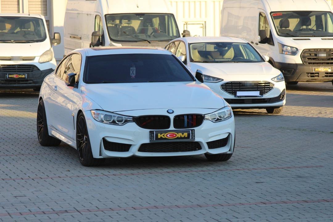 L&uuml;ks arabalar, evler, arsalar hepsine el kondu! Sevgilisi kucağında 8 kilo altınla yakalandı 5