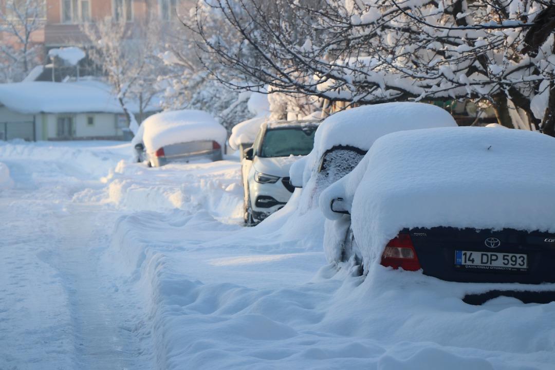 Termometre bile dondu: -30,3 dereceyle en soğuk şehir! Dışarı &ccedil;ıkanın sa&ccedil;ı da kirpiği de donuyor 4