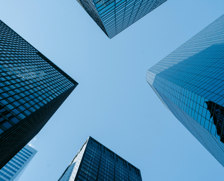 Şirketin mali yapısı bozuldu ama batmak istemiyor. Mahkemeye başvurup alacaklılara karşı koruma ve s&uuml;re istediği o meşhur s&uuml;recin adı ne?