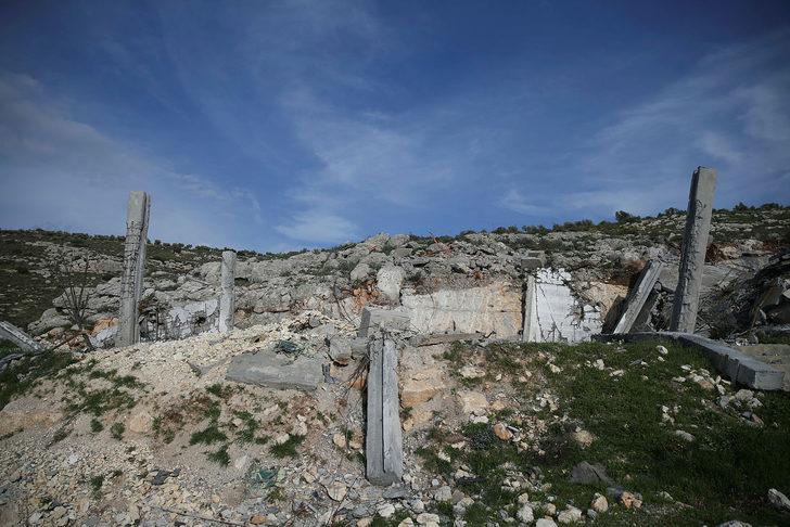 Afrin'de kaçıp bırakılan tüneller görüntülendi G2